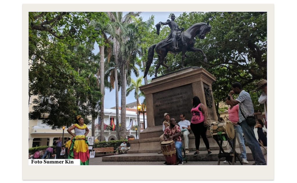 Praça Bolivar para conhecer e descansar em Cartagena